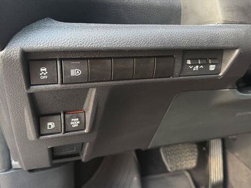 Certified 2025 Toyota Sienna XSE FWD image 18