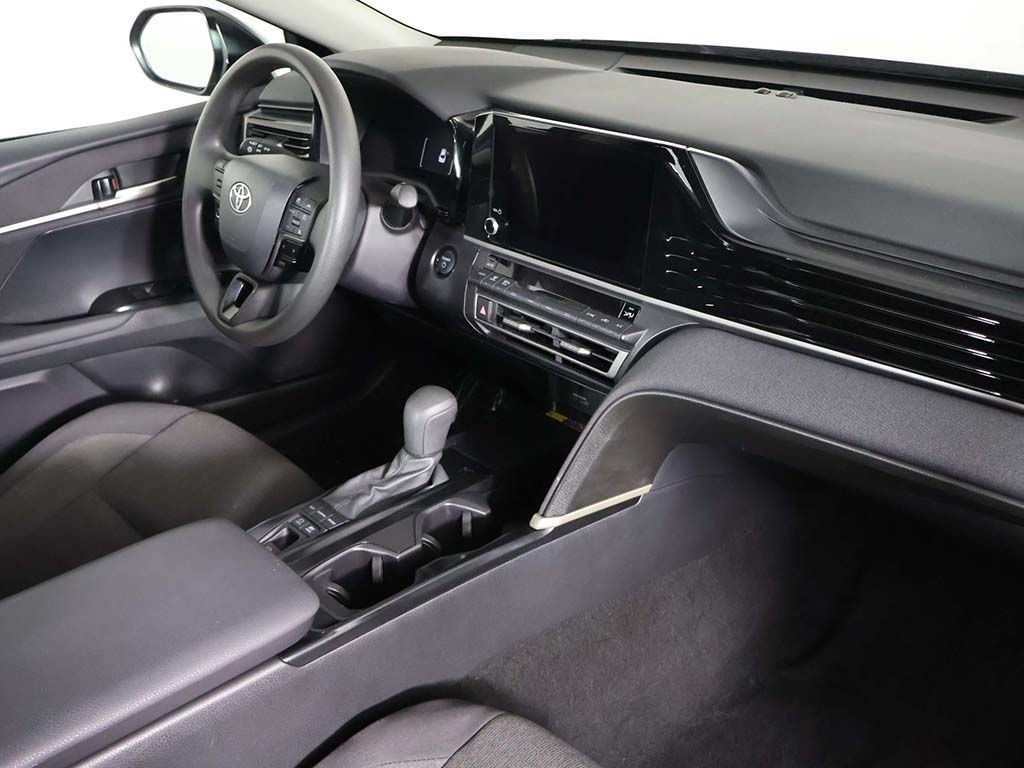 Used 2025 Toyota Camry LE FWD image 25