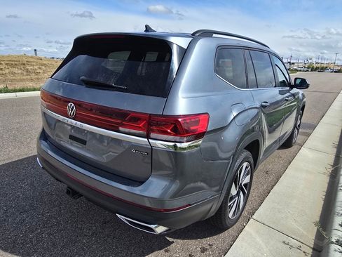 Used 2024 Volkswagen Atlas SE image 5