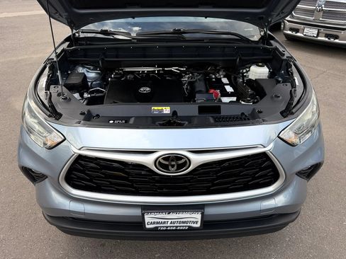 Used 2021 Toyota Highlander XLE AWD/4WD image 40