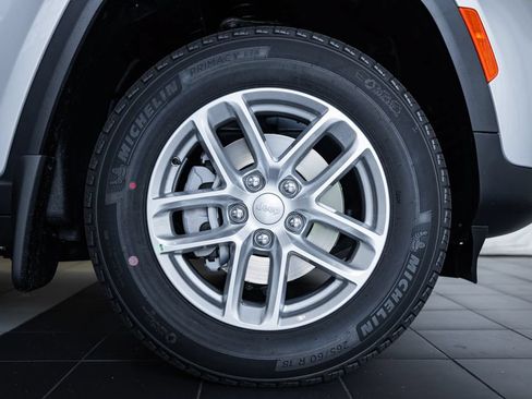New 2026 Jeep Grand Cherokee Laredo X AWD/4WD image 19