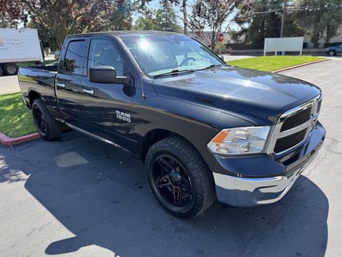 Used 2017 RAM 1500 Classic SLT image 3