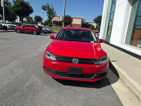 Used 2014 Volkswagen Jetta SE FWD image 3