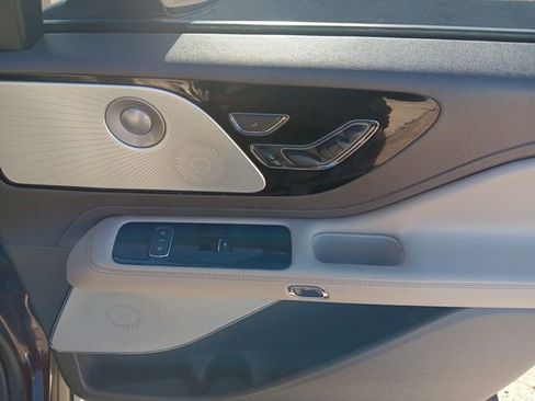 Used 2020 Lincoln Aviator Reserve w/ Equipment Group 202A image 32