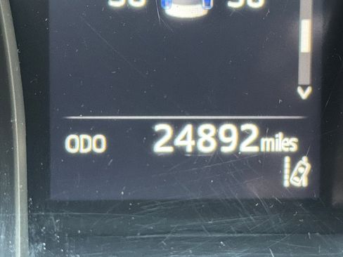 Used 2024 Toyota Camry SE image 28