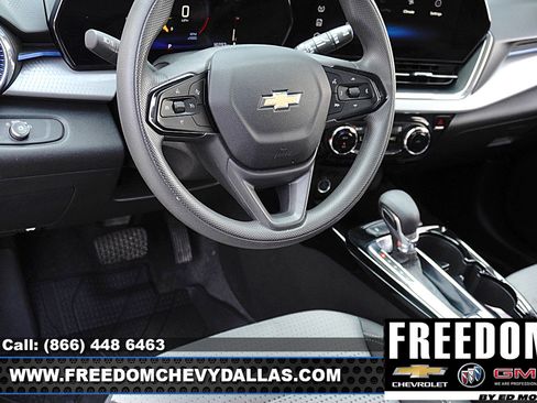 Used 2026 Chevrolet Trax LT FWD image 20
