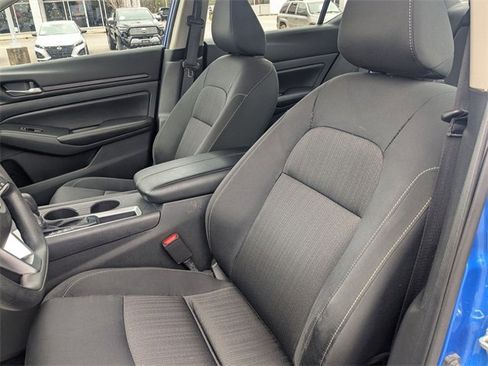 Used 2025 Nissan Altima 2.5 SV image 14