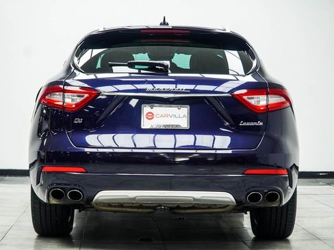 Used 2017 Maserati Levante w/ Luxury Package AWD/4WD image 10