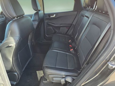 Used 2020 Ford Escape Titanium image 14