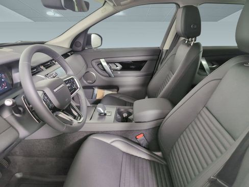 Used 2025 Land Rover Discovery Sport S image 4