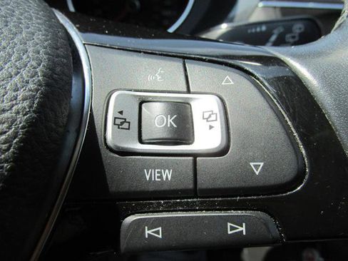 Used 2019 Volkswagen Tiguan SE AWD/4WD image 16