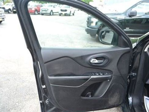 Used 2014 Jeep Cherokee Latitude FWD image 10