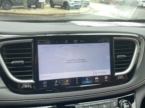 New 2026 Chrysler Pacifica Pinnacle image 26