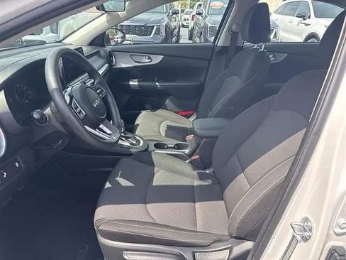 Used 2024 Kia Forte LXS w/ LXS Technology Package FWD image 8