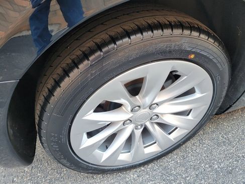 Used 2018 Tesla Model S 75D image 33