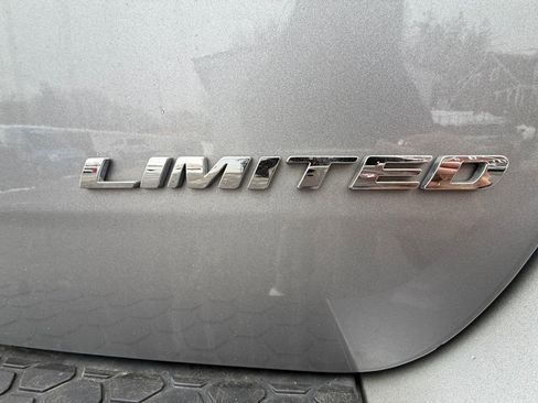 Used 2015 Dodge Durango Limited w/ Nav & Power Liftgate Group image 25