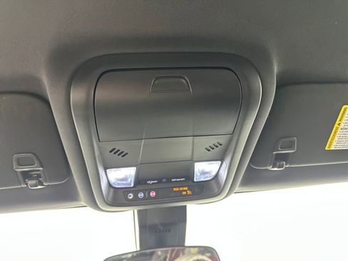 Used 2023 Chevrolet Equinox RS image 30