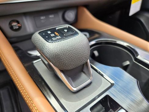 New 2026 Nissan Rogue Platinum image 8