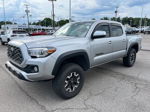 Used 2023 Toyota Tacoma TRD Off-Road AWD/4WD image 1