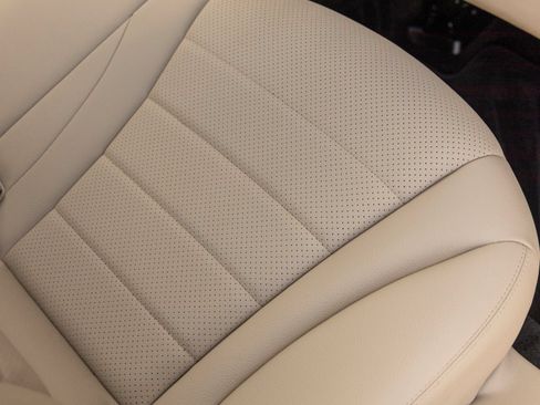 Used 2021 Mercedes-Benz GLC 300 4MATIC w/ Multimedia Package image 38
