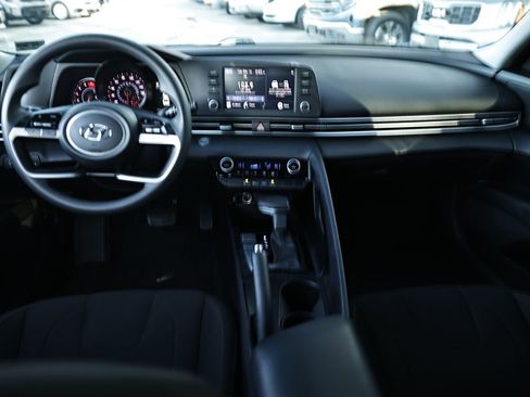 Used 2023 Hyundai Elantra SEL w/ Cargo Package image 15