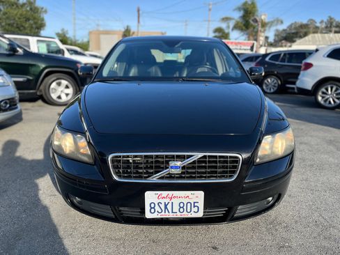 Used 2005 Volvo S40 T5 FWD image 2