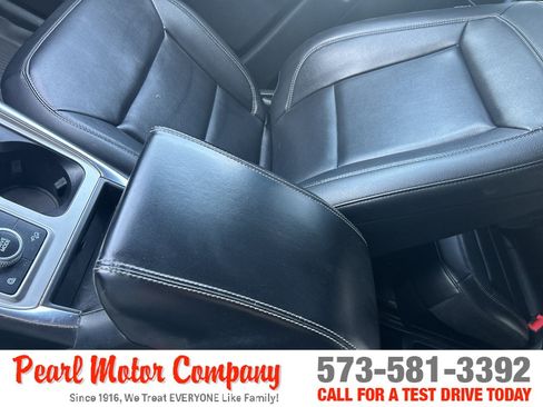 Used 2021 Ford Explorer XLT w/ Equipment Group 202A AWD/4WD image 20
