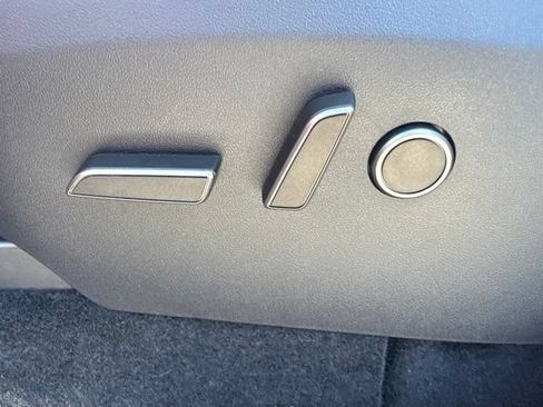 Used 2025 Tesla Model Y Performance AWD/4WD image 38