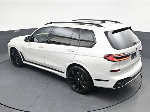 Used 2025 BMW X7 M60i AWD/4WD image 37