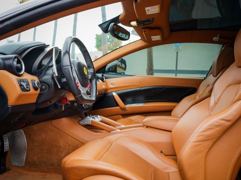 Used 2015 Ferrari FF image 10
