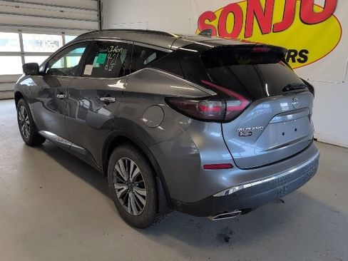 Used 2023 Nissan Murano SV AWD/4WD image 3