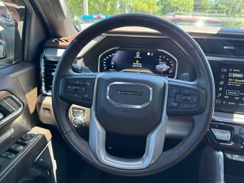 Used 2023 GMC Sierra 1500 Denali w/ Denali Reserve Package AWD/4WD image 13