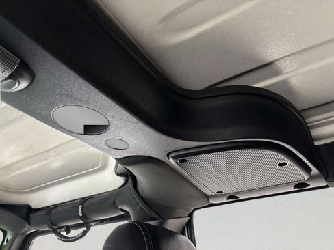 Used 2016 Jeep Wrangler Unlimited Rubicon image 21