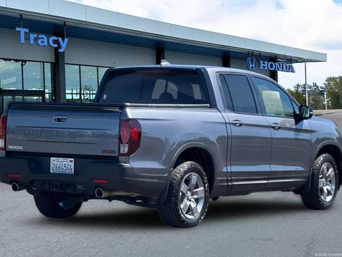 Certified 2025 Honda Ridgeline TrailSport image 6