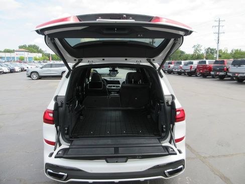 Used 2019 BMW X7 xDrive50i w/ Dynamic Handling Package AWD/4WD image 9