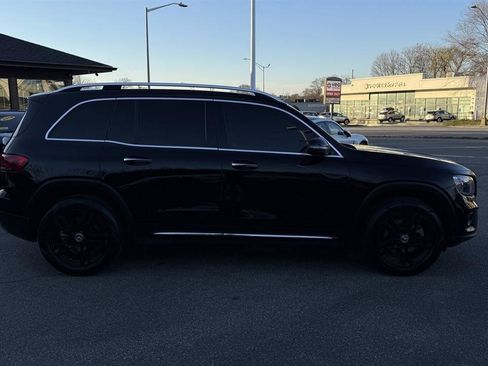 Used 2021 Mercedes-Benz GLB 250 4MATIC w/ Premium Package image 17