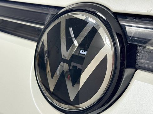 Certified 2025 Volkswagen Tiguan SE R-Line AWD/4WD image 28