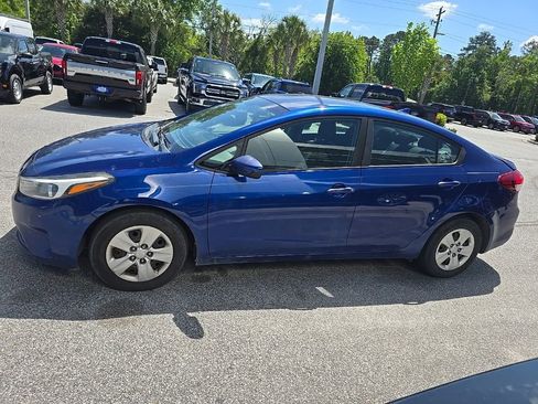 Used 2018 Kia Forte LX image 4