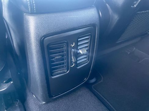 Used 2024 Dodge Durango SXT image 23