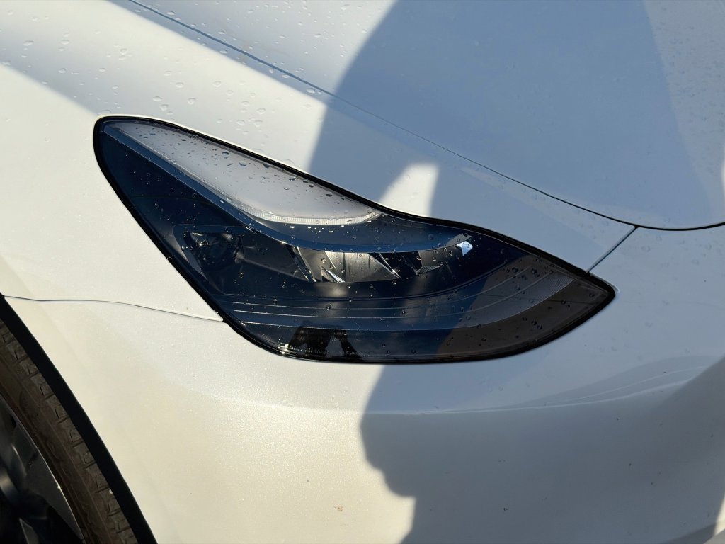 Used 2025 Tesla Model Y Long Range RWD image 36