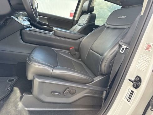 Used 2025 Ford Expedition Max Platinum AWD/4WD image 9