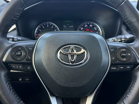 Used 2022 Toyota RAV4 XLE w/ Convenience Package FWD image 29