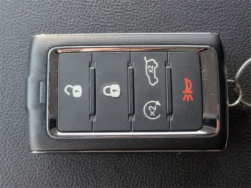 Used 2023 Jeep Grand Cherokee Limited image 35