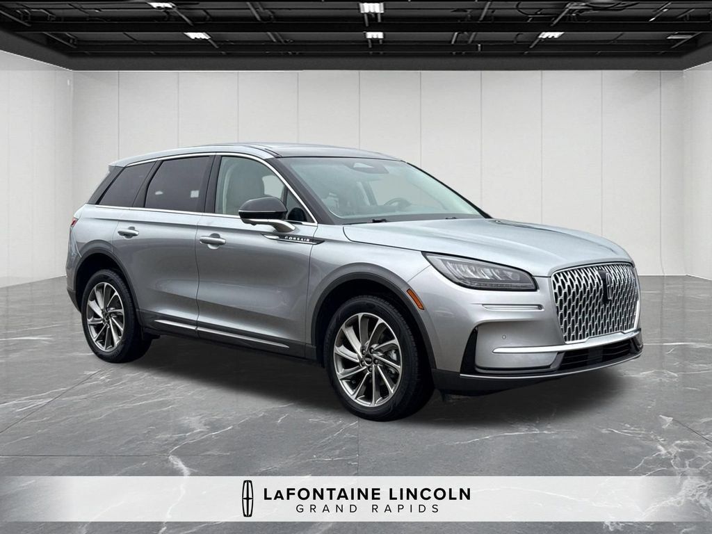 Certified 2024 Lincoln Corsair AWD w/ Equipment Group 101A image 7
