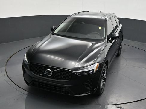 Used 2024 Volvo XC60 B5 Plus AWD/4WD image 22
