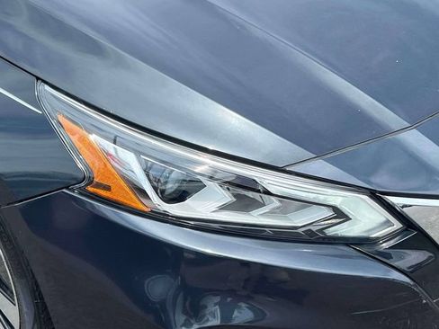 Certified 2022 Nissan Altima 2.5 SV FWD image 9
