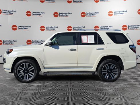 Used 2017 Toyota 4Runner Limited AWD/4WD image 4
