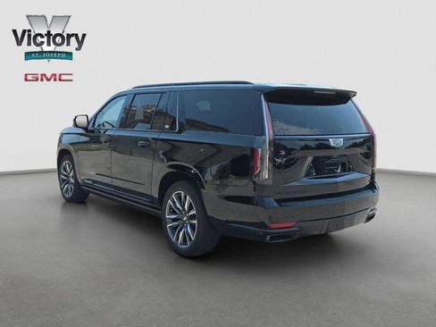 Used 2022 Cadillac Escalade ESV Sport Platinum AWD/4WD image 36