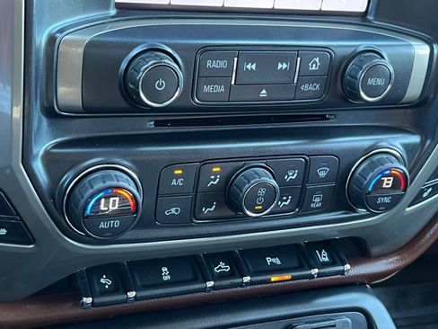 Used 2015 Chevrolet Silverado 1500 High Country w/ High Country Premium Package image 19