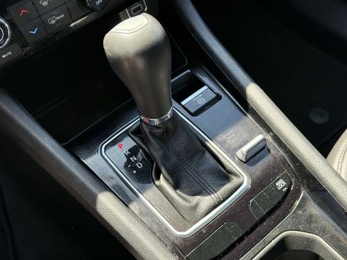 Used 2024 Jeep Compass Limited image 23